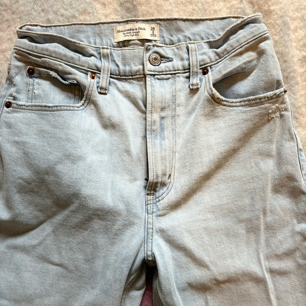 Abercrombie & Fitch The Ankle Straight Light Blue Ultra High Rise Jeans - Picture 3 of 6